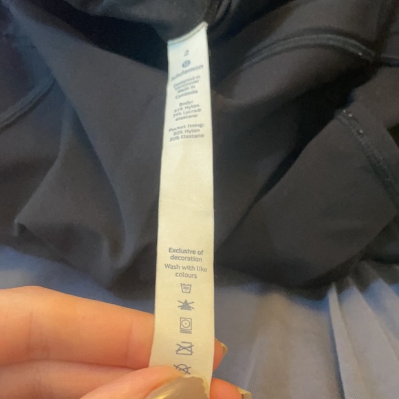 black lulu lemon leggings - Picture 6 of 6